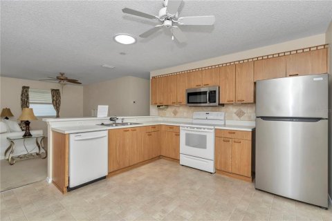 House in The Villages, Florida 2 bedrooms, 114.36 sq.m. № 1744555 - photo 10