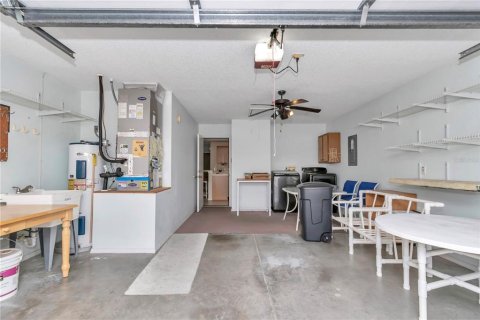 House in The Villages, Florida 2 bedrooms, 114.36 sq.m. № 1744555 - photo 25