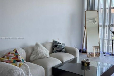 Снять в аренду кондоминиум в Халландейл-Бич, Флорида 2 спальни, 94.76м2, № 1968992 - фото 4