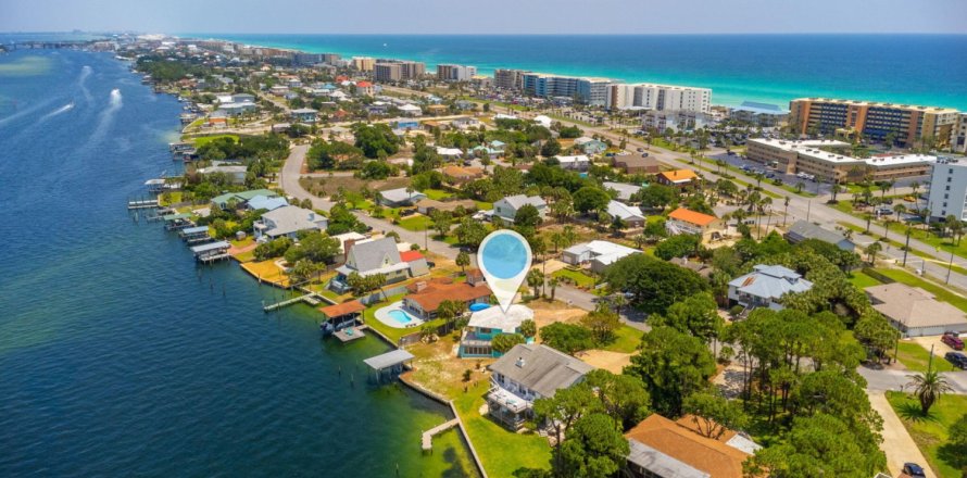 Casa en Fort Walton Beach, Florida 4 dormitorios, 174.66 m2 № 561498