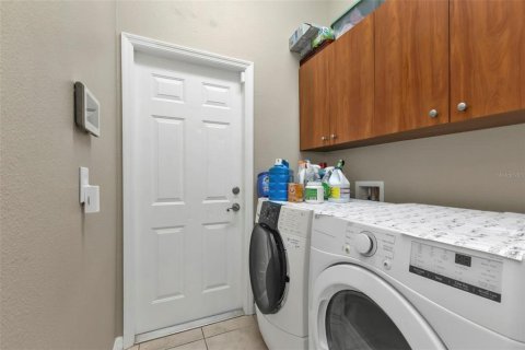 House in North Port, Florida 4 bedrooms, 239.41 sq.m. № 1560358 - photo 21