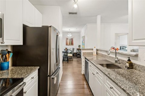 Condo in Tampa, Florida, 2 bedrooms  № 2149995 - photo 13