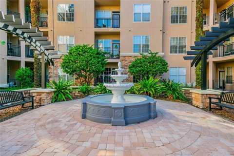 Condo in Tampa, Florida, 2 bedrooms  № 2149995 - photo 25