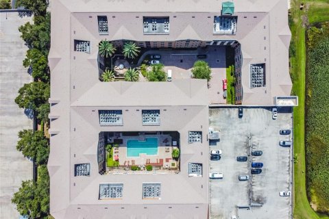 Condo in Tampa, Florida, 2 bedrooms  № 2149995 - photo 27
