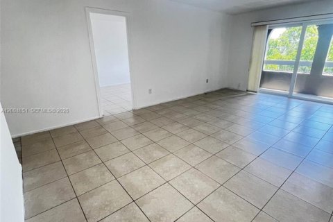 Купить кондоминиум в Майами, Флорида 1 спальня, 66.15м2, № 2090630 - фото 8