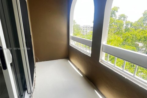 Купить кондоминиум в Майами, Флорида 1 спальня, 66.15м2, № 2090630 - фото 17