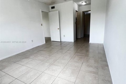 Купить кондоминиум в Майами, Флорида 1 спальня, 66.15м2, № 2090630 - фото 11