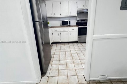 Купить кондоминиум в Майами, Флорида 1 спальня, 66.15м2, № 2090630 - фото 15