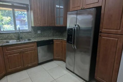 Снять в аренду квартиру в Холливуд, Флорида 2 спальни, 101.45м2, № 2005119 - фото 2