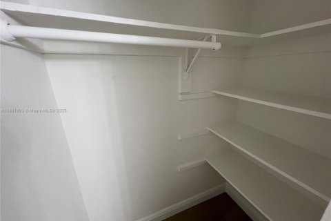 Copropriété à louer à Miami, Floride: 1 chambre, 70.61 m2 № 1807056 - photo 9