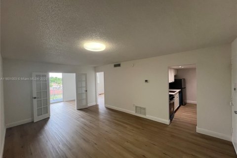 Copropriété à louer à Miami, Floride: 1 chambre, 70.61 m2 № 1807056 - photo 2