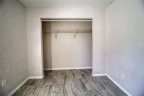 Immobilier commercial à vendre à Tampa, Floride: 4 chambres, 130.81 m2 № 2310820 - photo 22