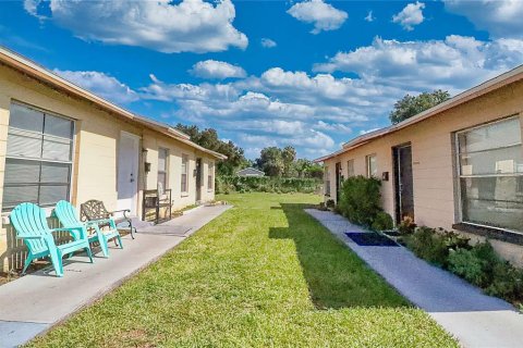 Immobilier commercial à Tampa, Floride 4 chambres, 130.81 m2 № 2310820