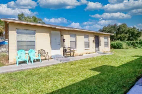 Immobilier commercial à vendre à Tampa, Floride: 4 chambres, 130.81 m2 № 2310820 - photo 2