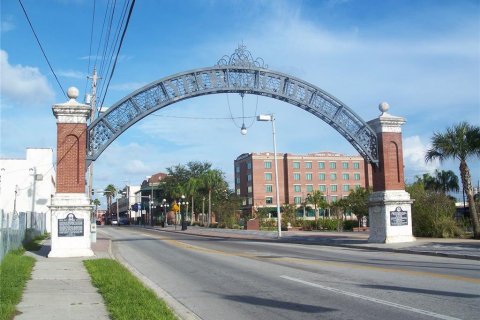 Immobilier commercial à vendre à Tampa, Floride: 4 chambres, 130.81 m2 № 2310820 - photo 28