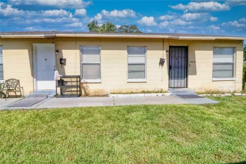 Immobilier commercial à vendre à Tampa, Floride: 4 chambres, 130.81 m2 № 2310820 - photo 3