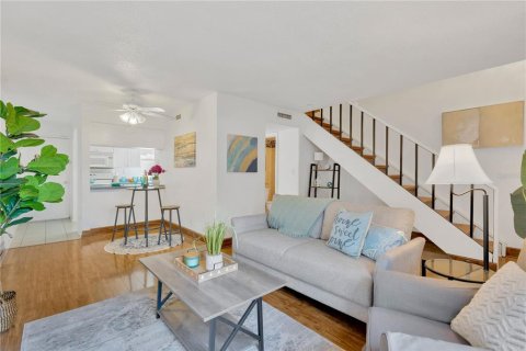 Condominio en venta en Temple Terrace, Florida, 2 dormitorios, 102.38 m2 № 1444280 - foto 2