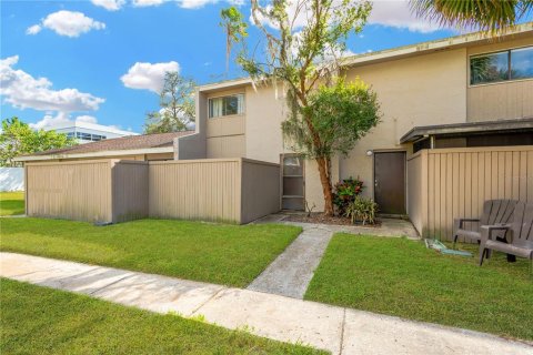 Condominio en venta en Temple Terrace, Florida, 2 dormitorios, 102.38 m2 № 1444280 - foto 1