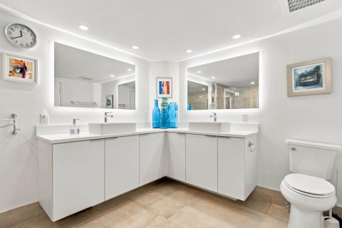 Condo in Fort Lauderdale, Florida, 2 bedrooms № 2417922 - photo 17