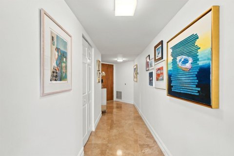 Condo in Fort Lauderdale, Florida, 2 bedrooms № 2417922 - photo 30