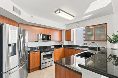 Condo in Fort Lauderdale, Florida, 2 bedrooms № 2417922 - photo 11