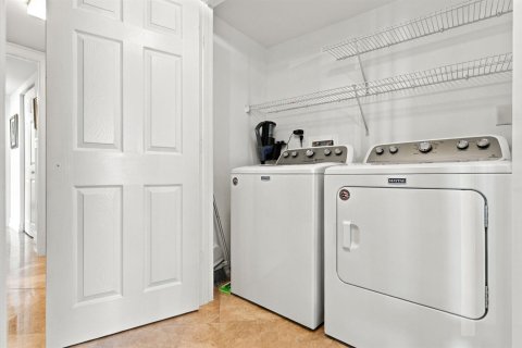 Condo in Fort Lauderdale, Florida, 2 bedrooms № 2417922 - photo 24