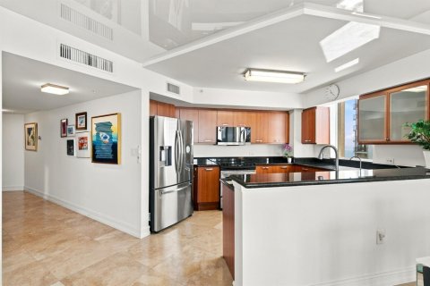 Condo in Fort Lauderdale, Florida, 2 bedrooms № 2417922 - photo 10