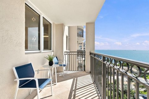 Condo in Fort Lauderdale, Florida, 2 bedrooms № 2417922 - photo 28
