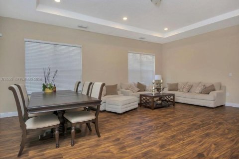 Casa en alquiler en Cooper City, Florida, 4 dormitorios, 252.69 m2 № 2044451 - foto 7