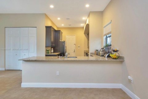 Casa en alquiler en Cooper City, Florida, 4 dormitorios, 252.69 m2 № 2044451 - foto 9