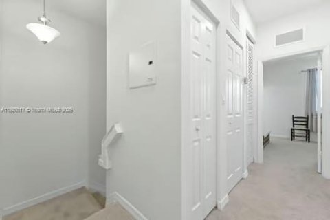 Купить таунхаус в Хомстед, Флорида 2 спальни, 132.11м2, № 1957844 - фото 12