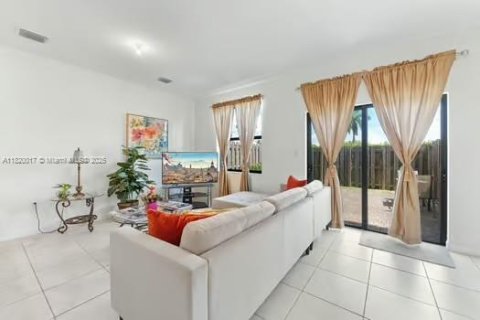 Купить таунхаус в Хомстед, Флорида 2 спальни, 132.11м2, № 1957844 - фото 10