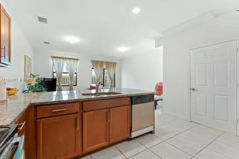 Купить таунхаус в Хомстед, Флорида 2 спальни, 132.11м2, № 1957844 - фото 8