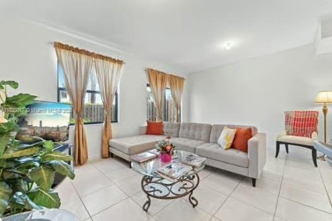 Купить таунхаус в Хомстед, Флорида 2 спальни, 132.11м2, № 1957844 - фото 11