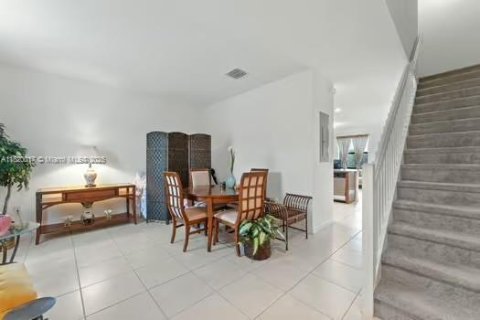 Купить таунхаус в Хомстед, Флорида 2 спальни, 132.11м2, № 1957844 - фото 3
