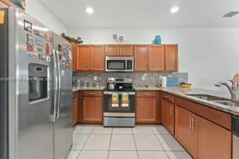 Купить таунхаус в Хомстед, Флорида 2 спальни, 132.11м2, № 1957844 - фото 7