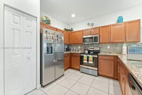 Купить таунхаус в Хомстед, Флорида 2 спальни, 132.11м2, № 1957844 - фото 6