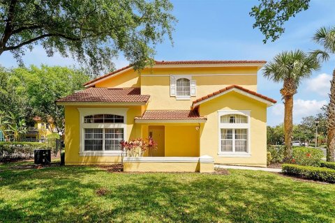 Townhouse in Kissimmee, Florida 4 bedrooms, 152.82 sq.m. № 1616230 - photo 2