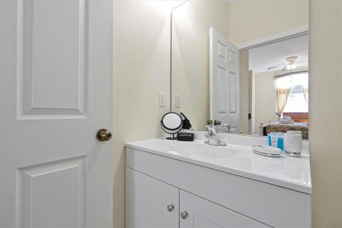Townhouse in Kissimmee, Florida 4 bedrooms, 152.82 sq.m. № 1616230 - photo 19