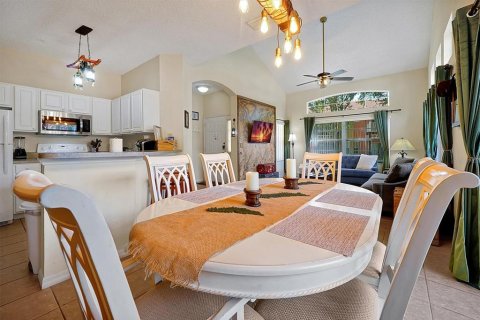 Townhouse in Kissimmee, Florida 4 bedrooms, 152.82 sq.m. № 1616230 - photo 13