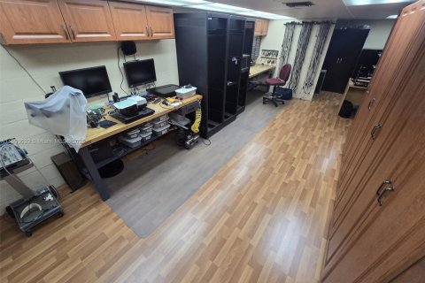 Commercial property in Pompano Beach, Florida № 1946716 - photo 7