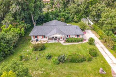 House in Orange City, Florida 2 bedrooms, 141.58 sq.m. № 2421890
