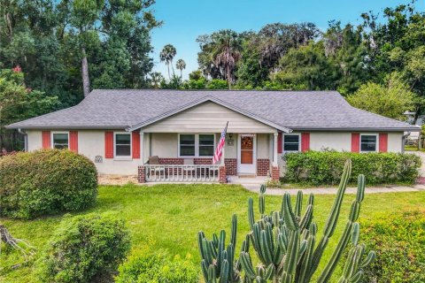 House in Orange City, Florida 2 bedrooms, 141.58 sq.m. № 2421890 - photo 2