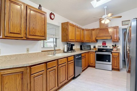 House in Orange City, Florida 2 bedrooms, 141.58 sq.m. № 2421890 - photo 8