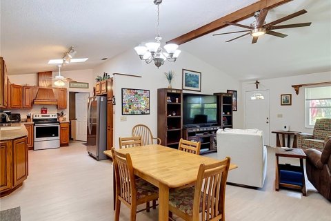 House in Orange City, Florida 2 bedrooms, 141.58 sq.m. № 2421890 - photo 3