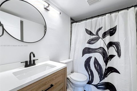 Condo in West Palm Beach, Florida, 1 bedroom № 1961890 - photo 21