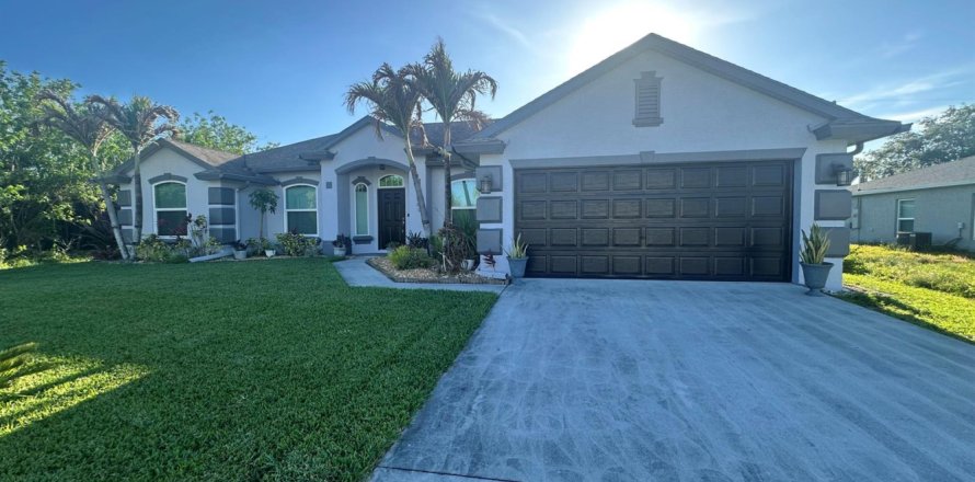 Villa ou maison à Port St. Lucie, Floride 3 chambres, 232.26 m2 № 2270897