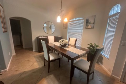 Villa ou maison à louer à Port St. Lucie, Floride: 3 chambres, 232.26 m2 № 2270897 - photo 4