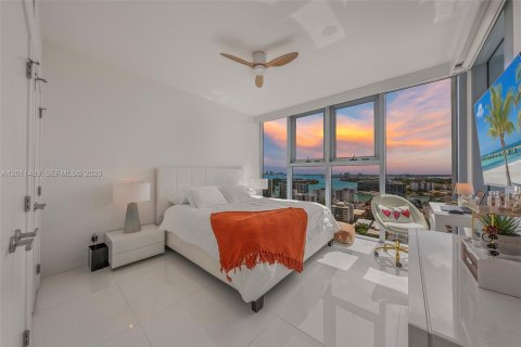 Copropriété à vendre à Miami Beach, Floride: 1 chambre, 76.18 m2 № 2075264 - photo 2