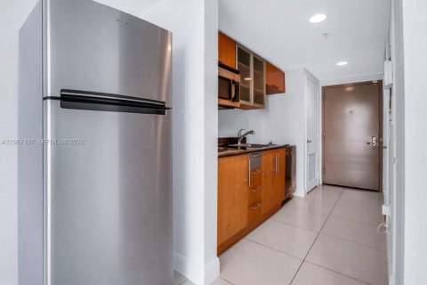 Condo in Miami, Florida  № 2244428 - photo 6